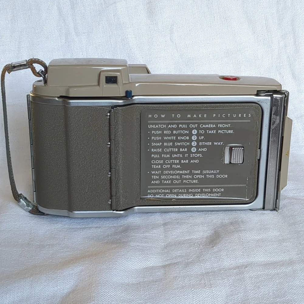 Vintage Polaroid J33 Land Camera Brown Leather Case Flashbulbs Prop Retro